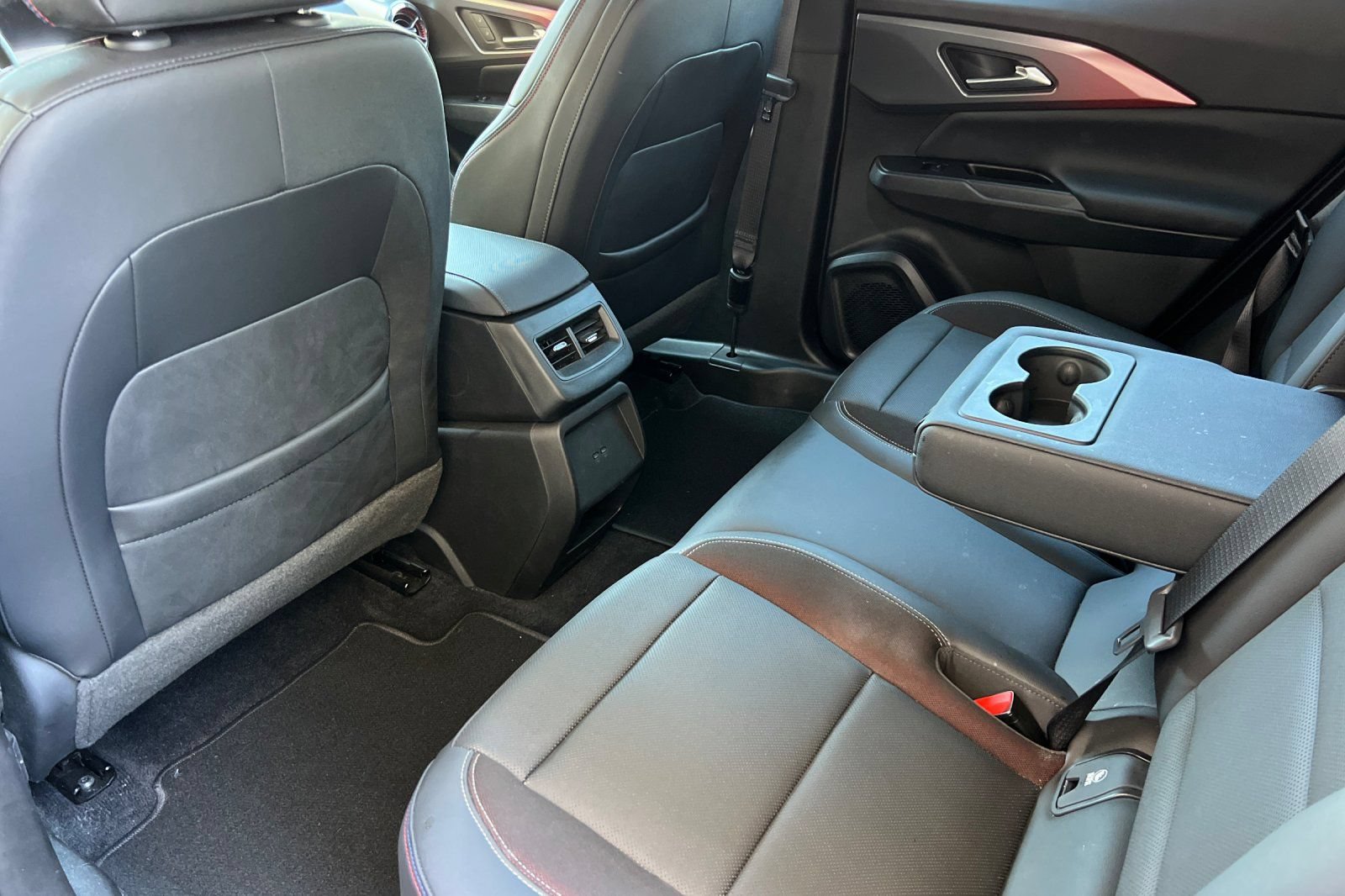Used 2024 Chevrolet Equinox EV RS FWD image 6