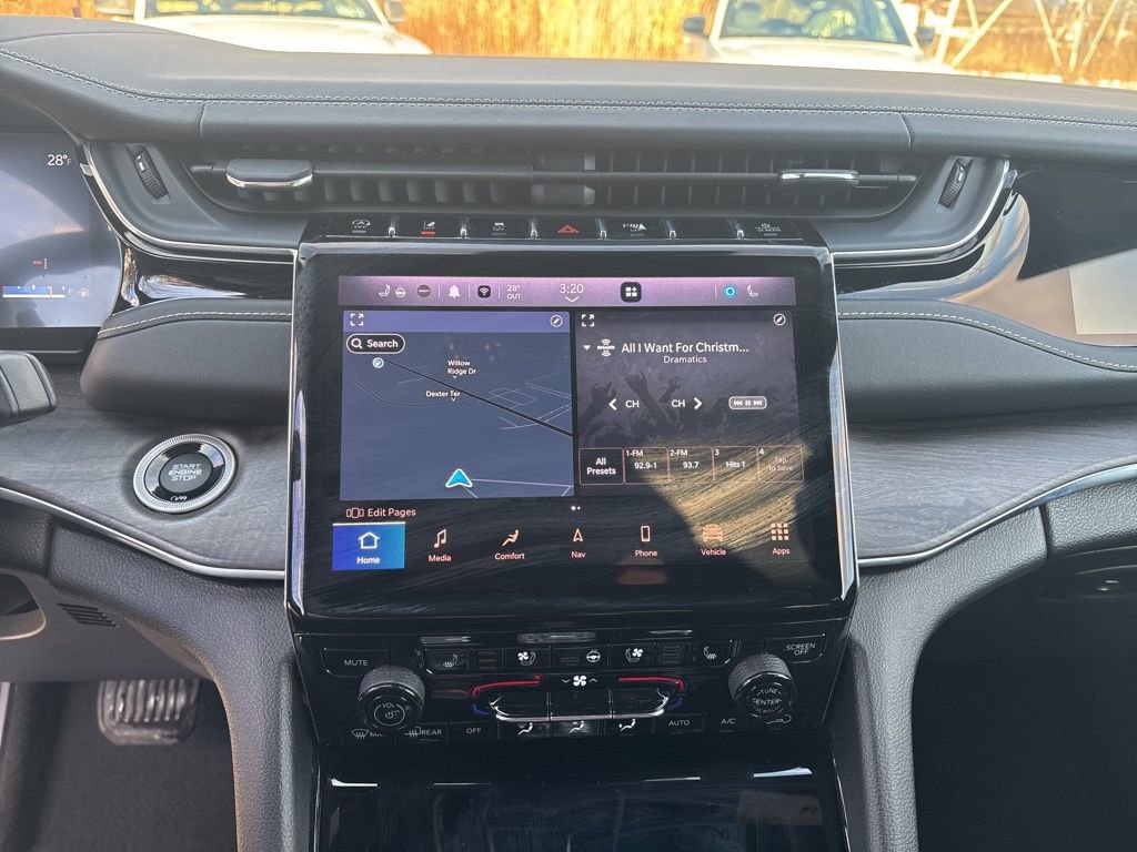 Certified 2023 Jeep Grand Cherokee Overland w/ Luxury Tech Group IV image 17