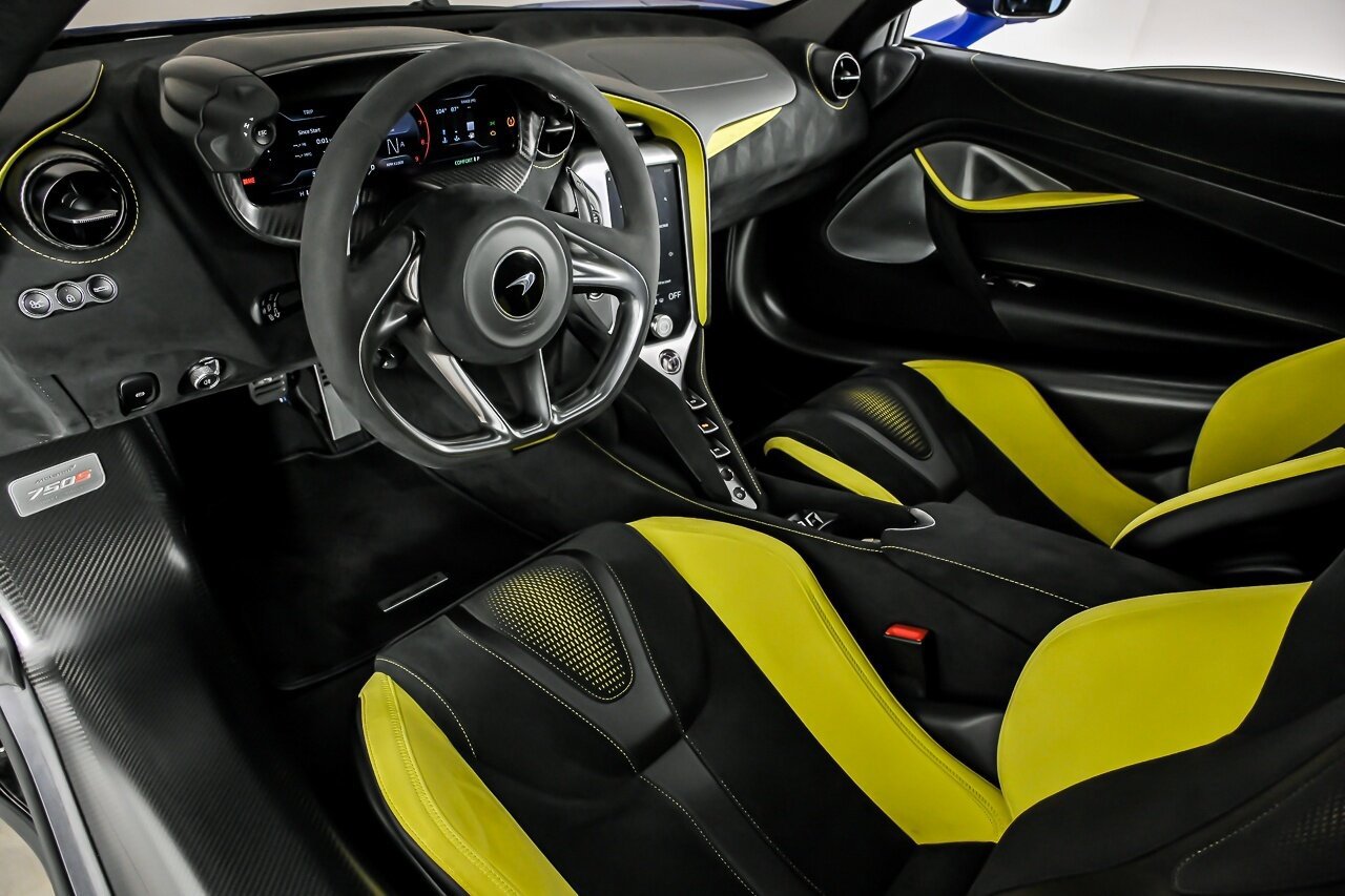 Used 2024 McLaren 750S Spider RWD image 23