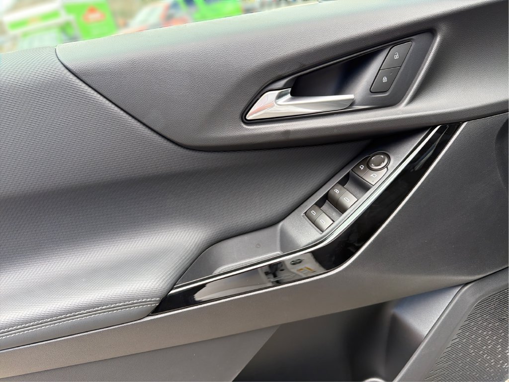 New 2026 Chevrolet Equinox LT w/ Safety and Technology Package FWD image 21