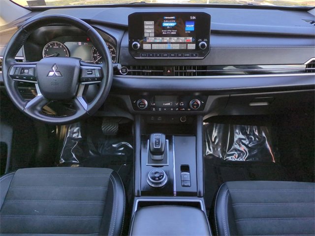 Used 2024 Mitsubishi Outlander SE image 15