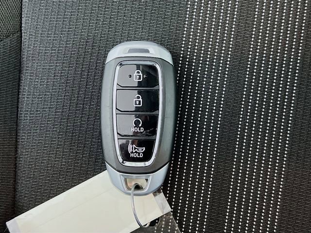 Used 2025 Hyundai Venue SEL FWD image 29