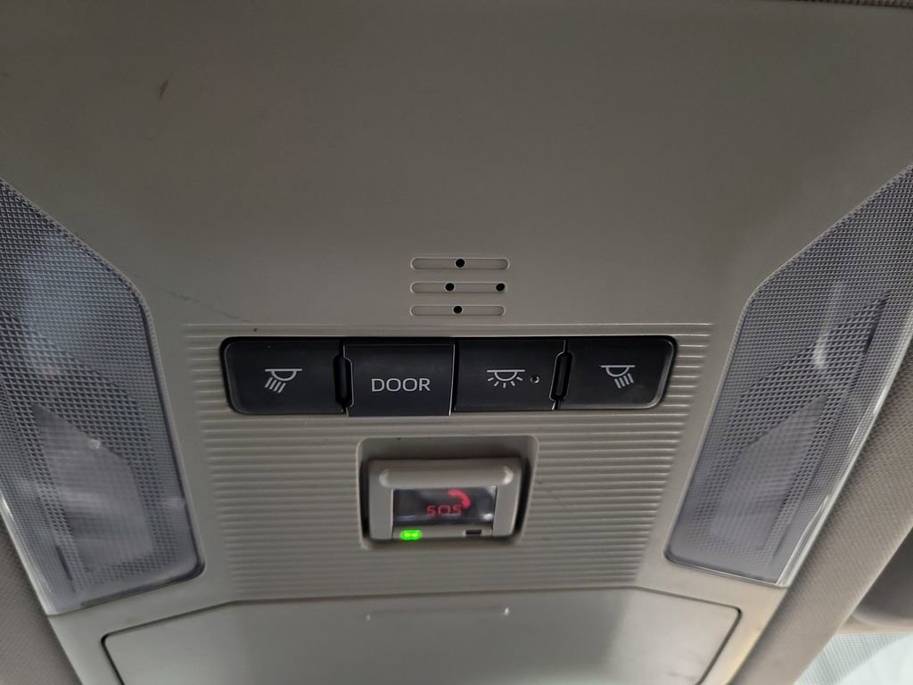 Used 2020 Toyota RAV4 LE image 20