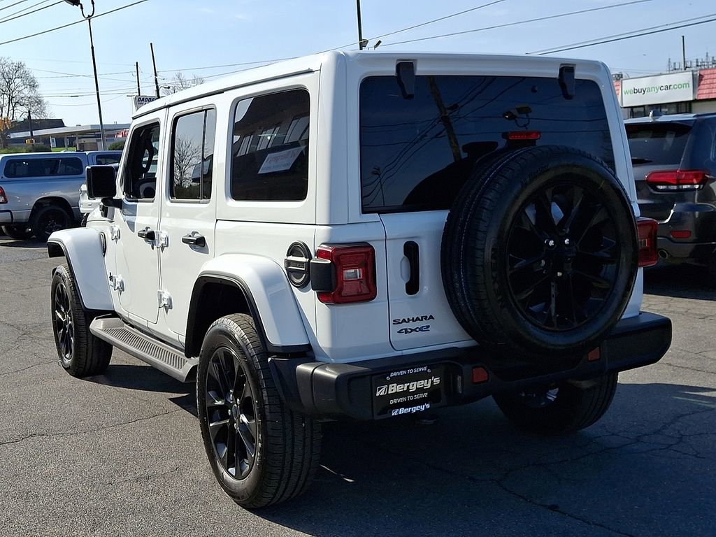 Used 2025 Jeep Wrangler Unlimited Sahara image 7
