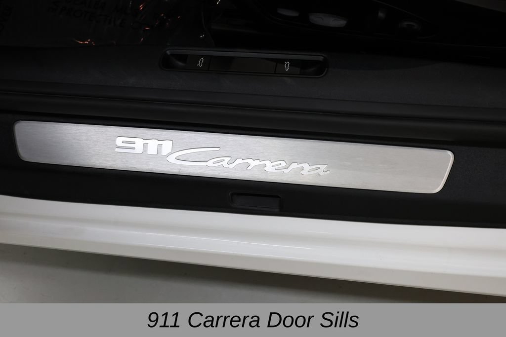 Used 2025 Porsche 911 Carrera RWD image 35