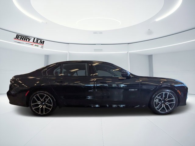 Used 2024 BMW 760i xDrive w/ Premium Package 2 image 2