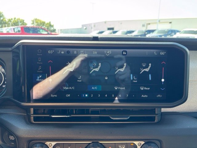 Used 2024 Jeep Gladiator Sport AWD/4WD image 13