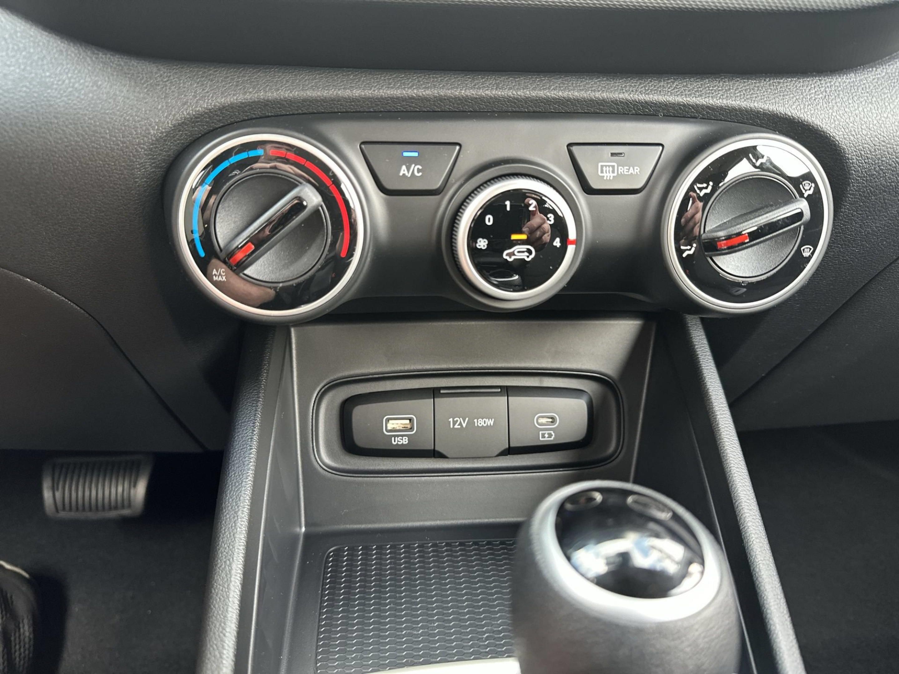 New 2026 Hyundai Venue SE FWD image 16