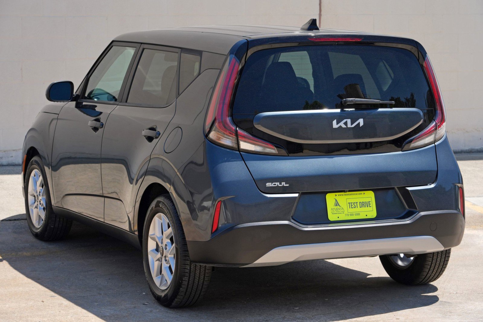 Used 2023 Kia Soul LX w/ LX Technology Package FWD image 40