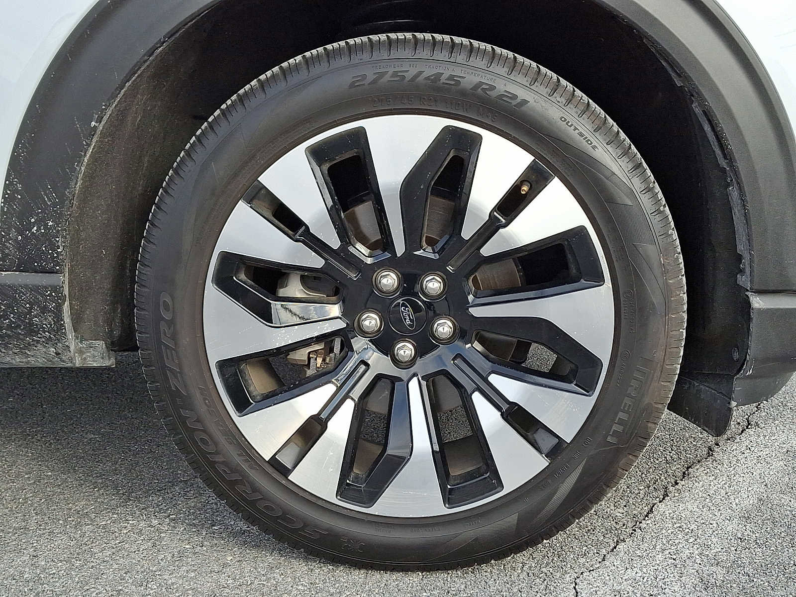 Certified 2025 Ford Explorer Platinum w/ LUX Leather Package image 8