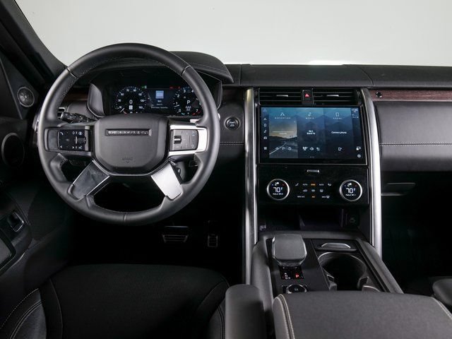 Certified 2025 Land Rover Discovery Dynamic SE AWD/4WD image 11