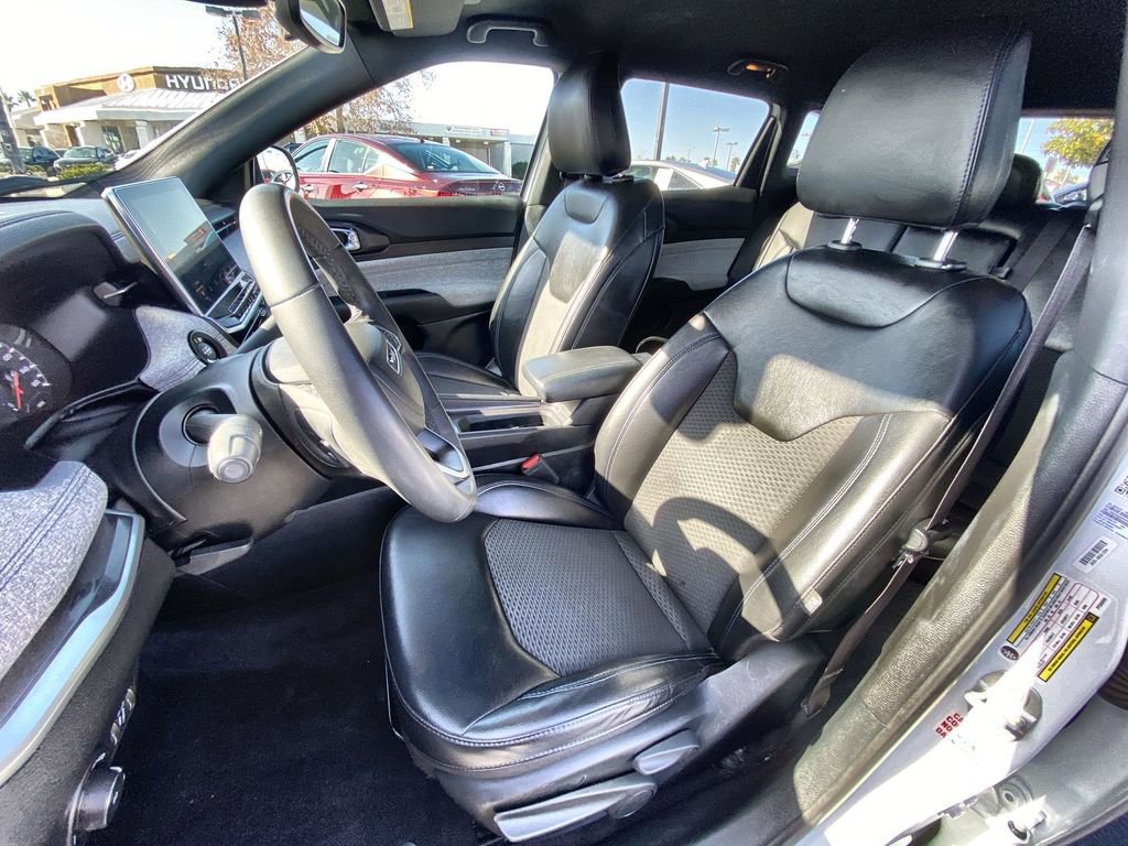 Used 2023 Jeep Compass Latitude image 18