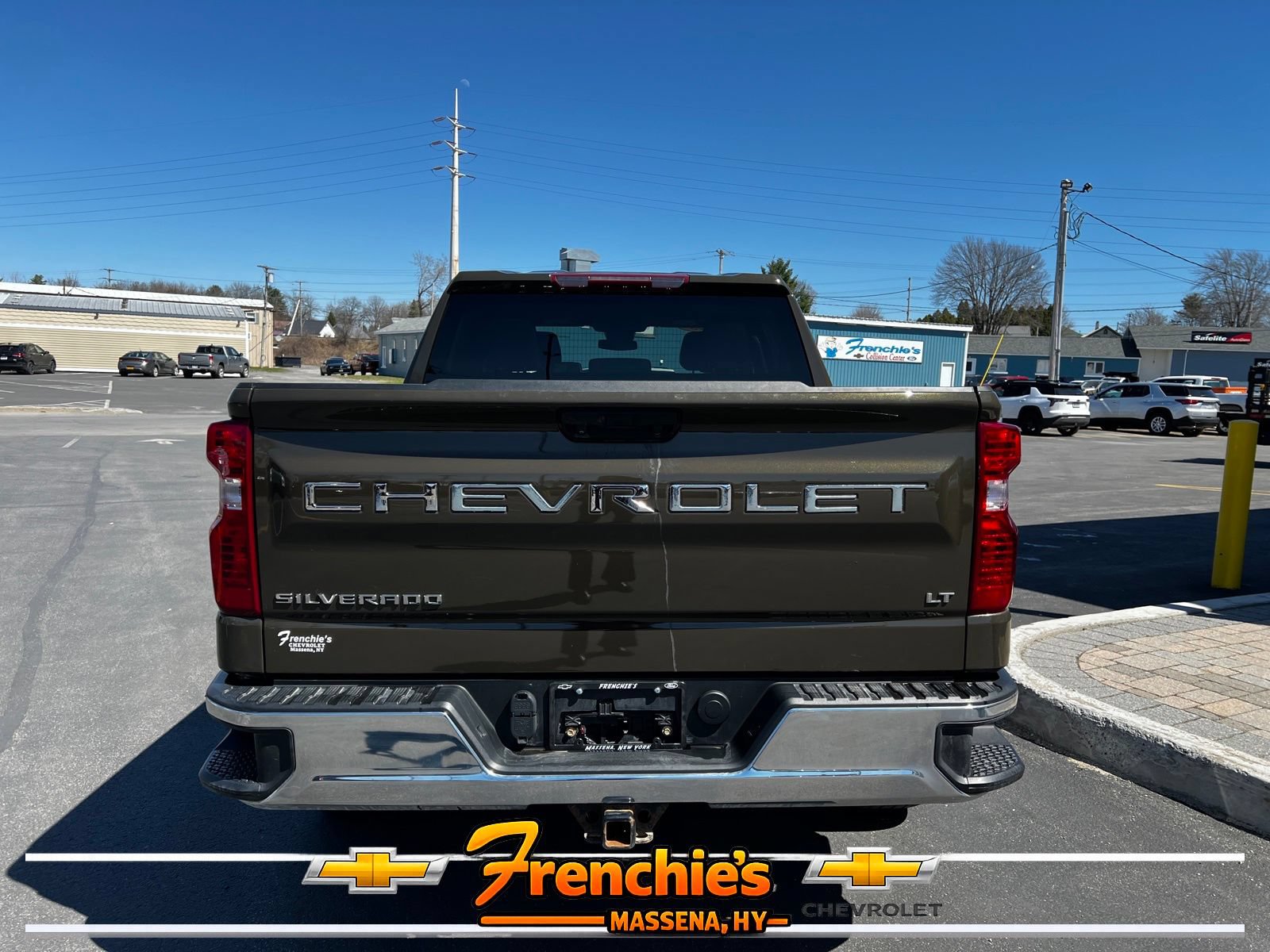Used 2023 Chevrolet Silverado 1500 LT AWD/4WD image 4