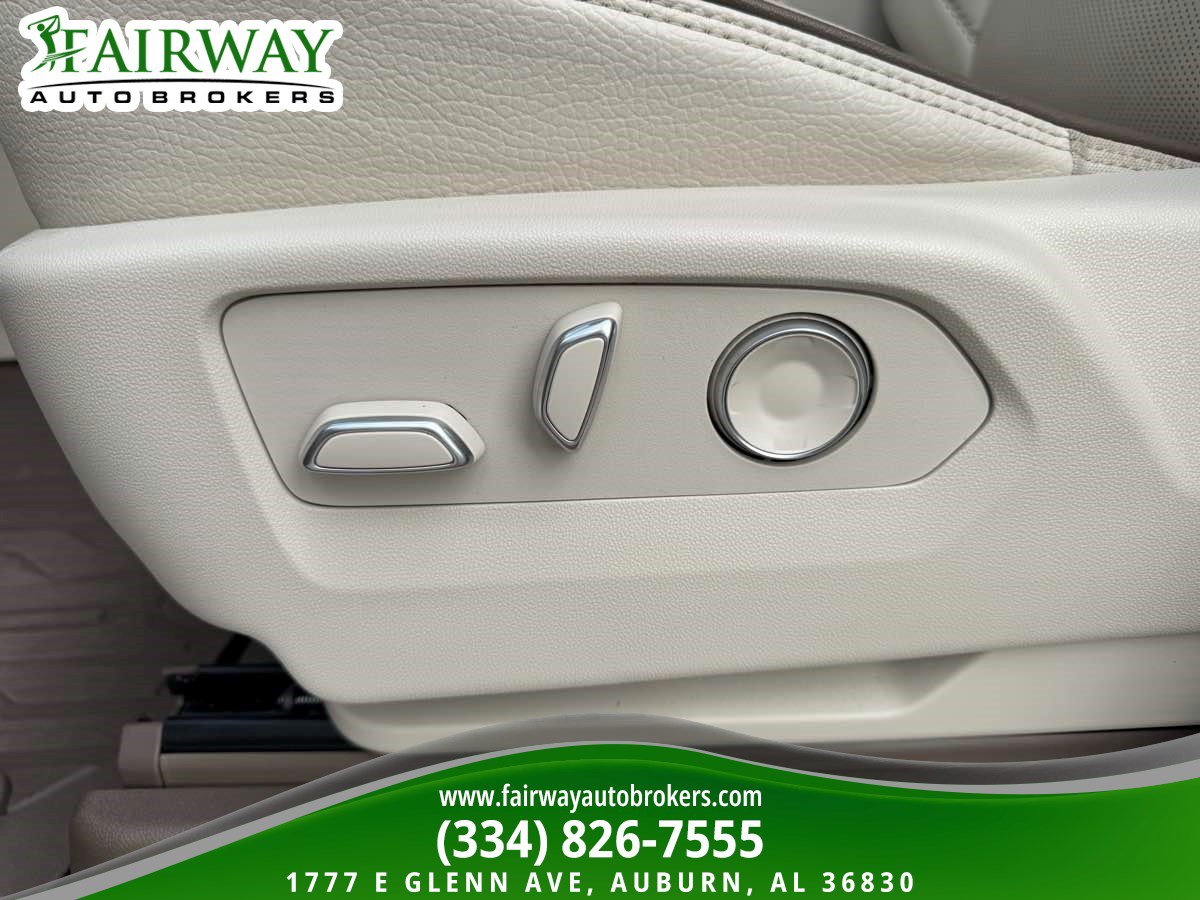 Used 2025 GMC Yukon Denali w/ Denali Reserve Package AWD/4WD image 17