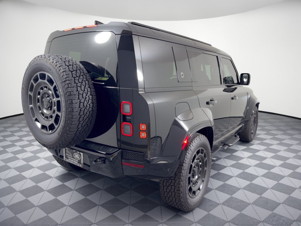 New 2026 Land Rover Defender 110 OCTA AWD/4WD image 9