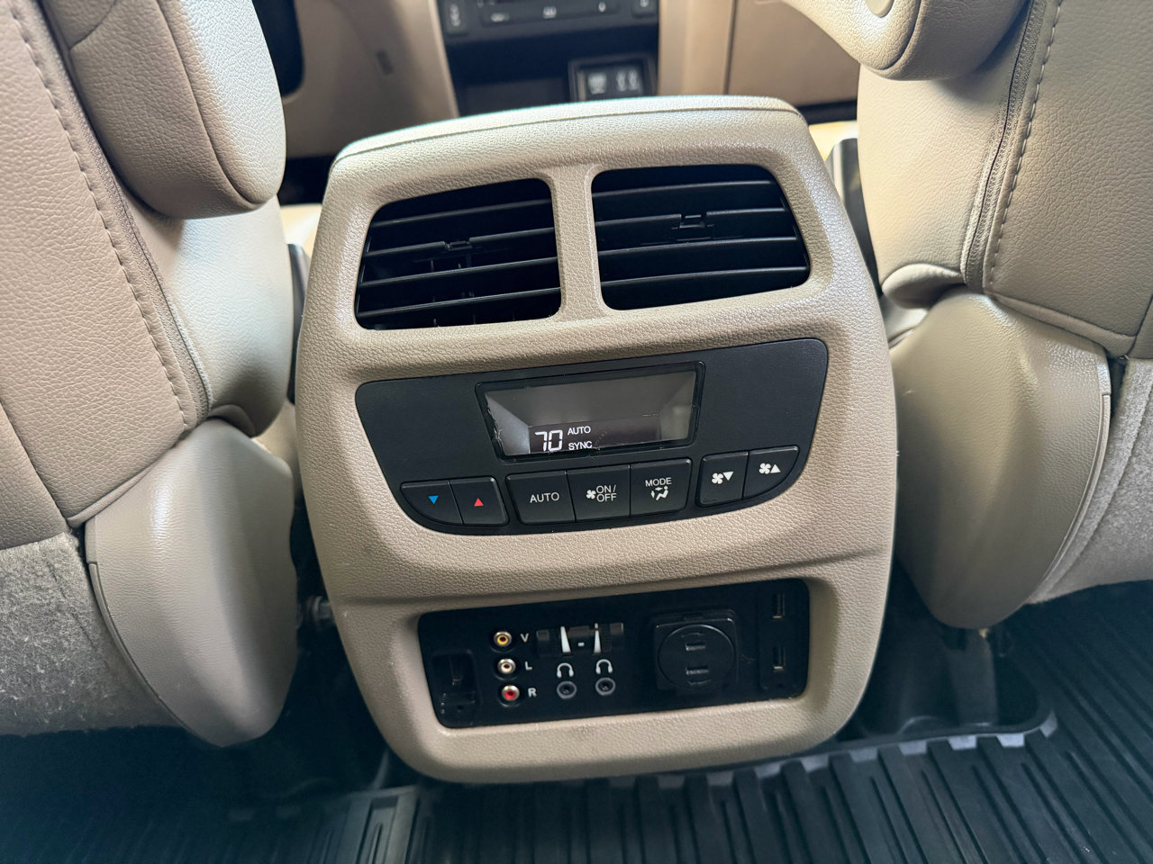 Used 2016 Honda Pilot Touring image 24