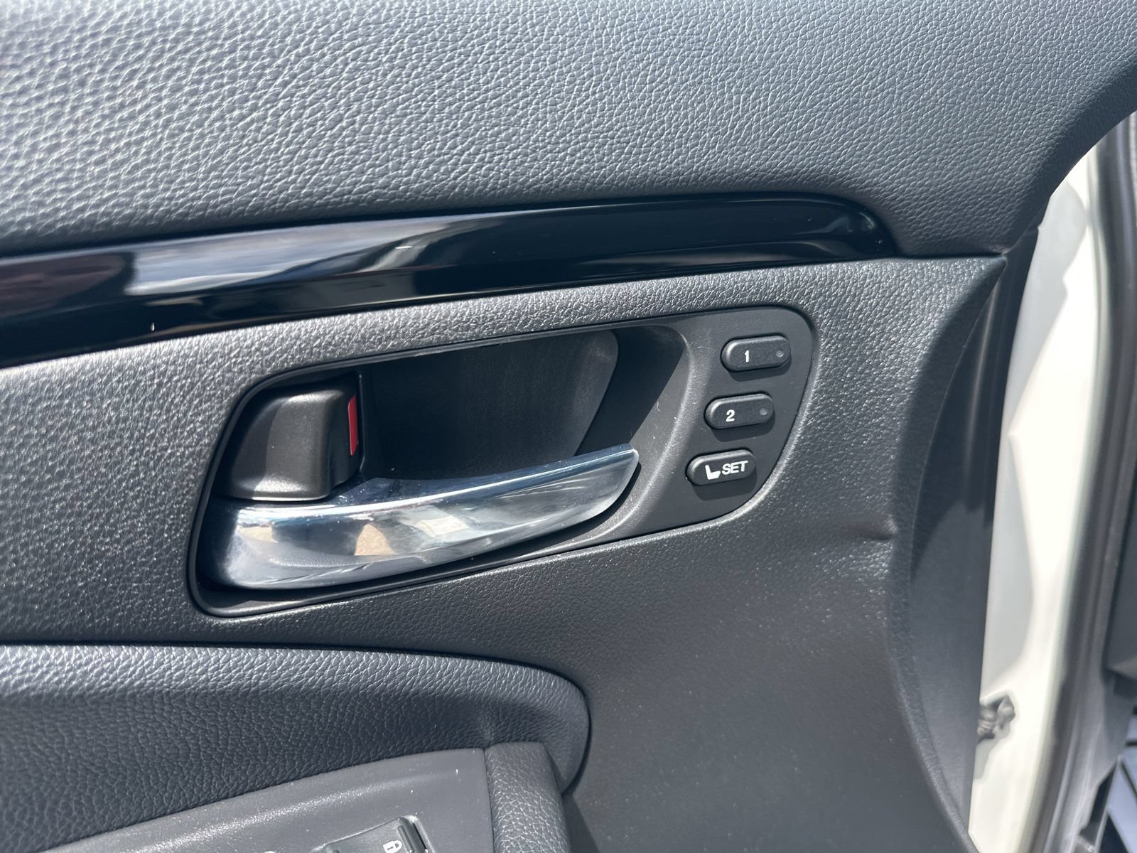 Used 2018 Honda Pilot Touring image 17