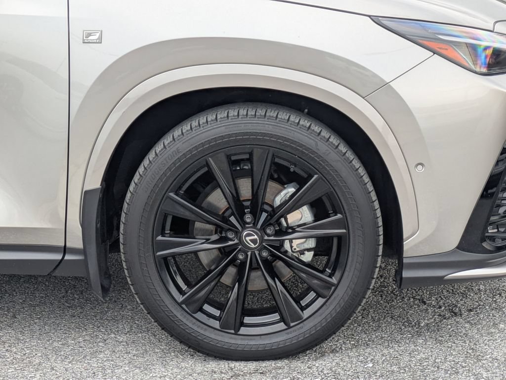 Used 2025 Lexus NX 450h+ F Sport AWD/4WD image 7