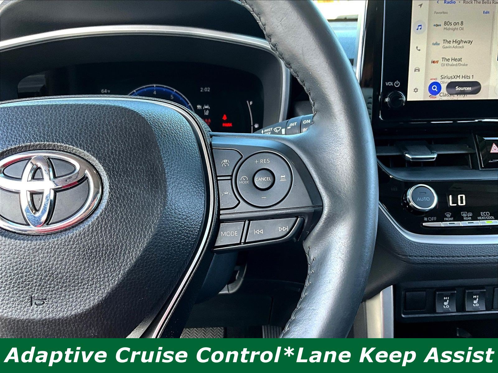 Used 2024 Toyota Corolla Cross XLE w/ Convenience Package AWD/4WD image 12