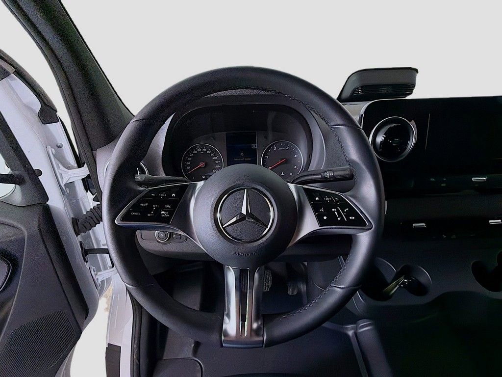 Used 2025 Mercedes-Benz Sprinter 2500 image 26