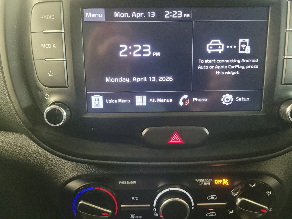 Used 2025 Kia Soul LX w/ LX Technology Package FWD image 25