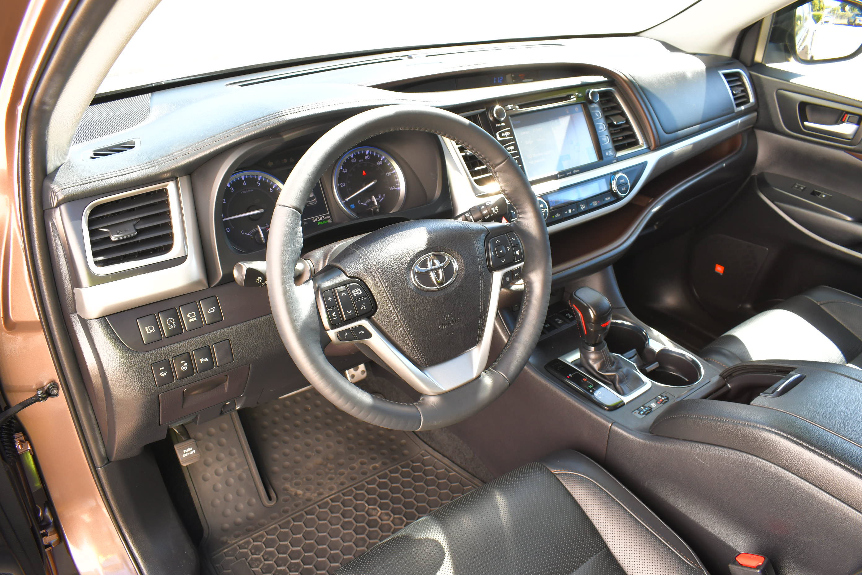 Used 2019 Toyota Highlander Limited Platinum AWD/4WD image 16