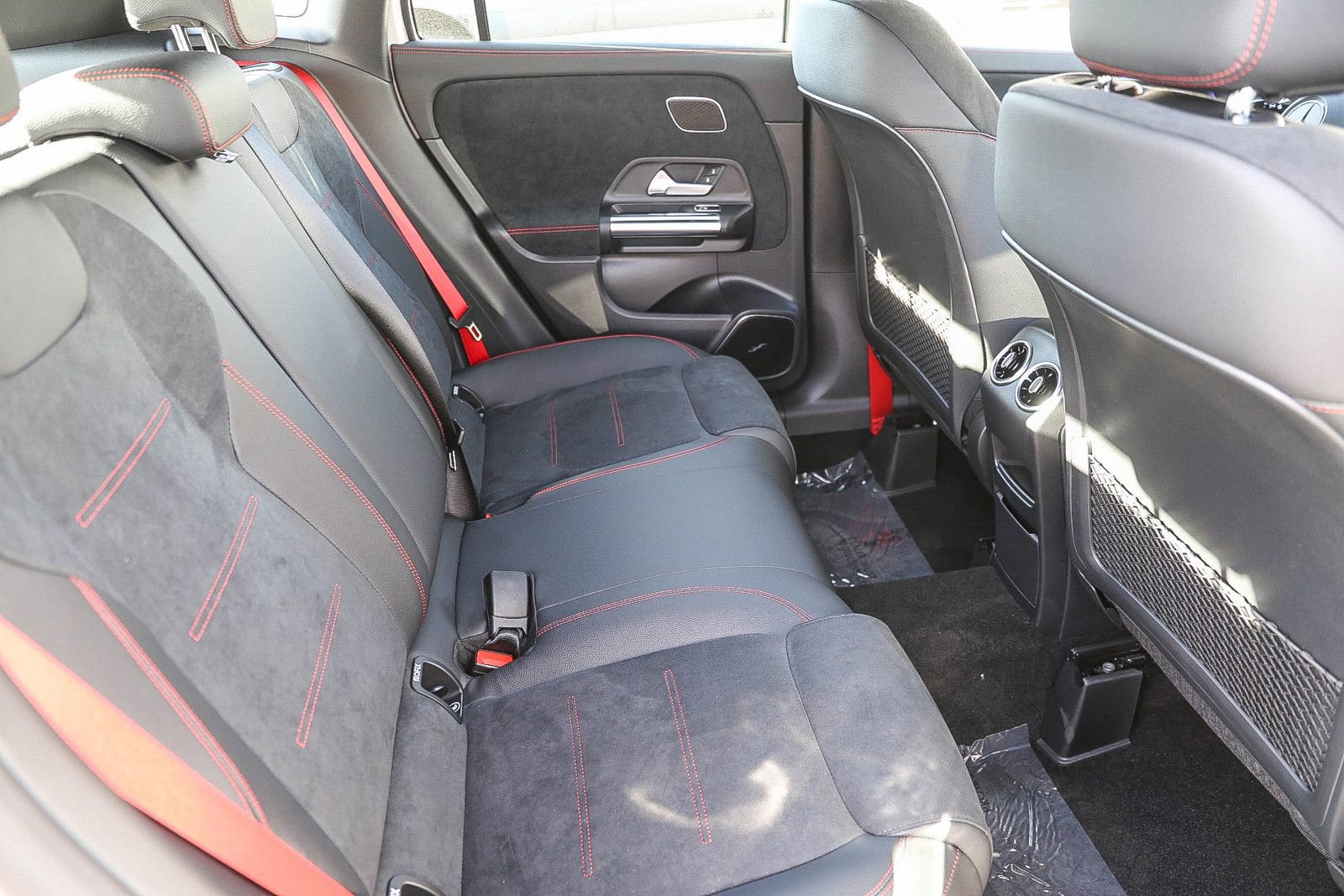 Used 2024 Mercedes-Benz GLA 35 AMG 4MATIC image 21