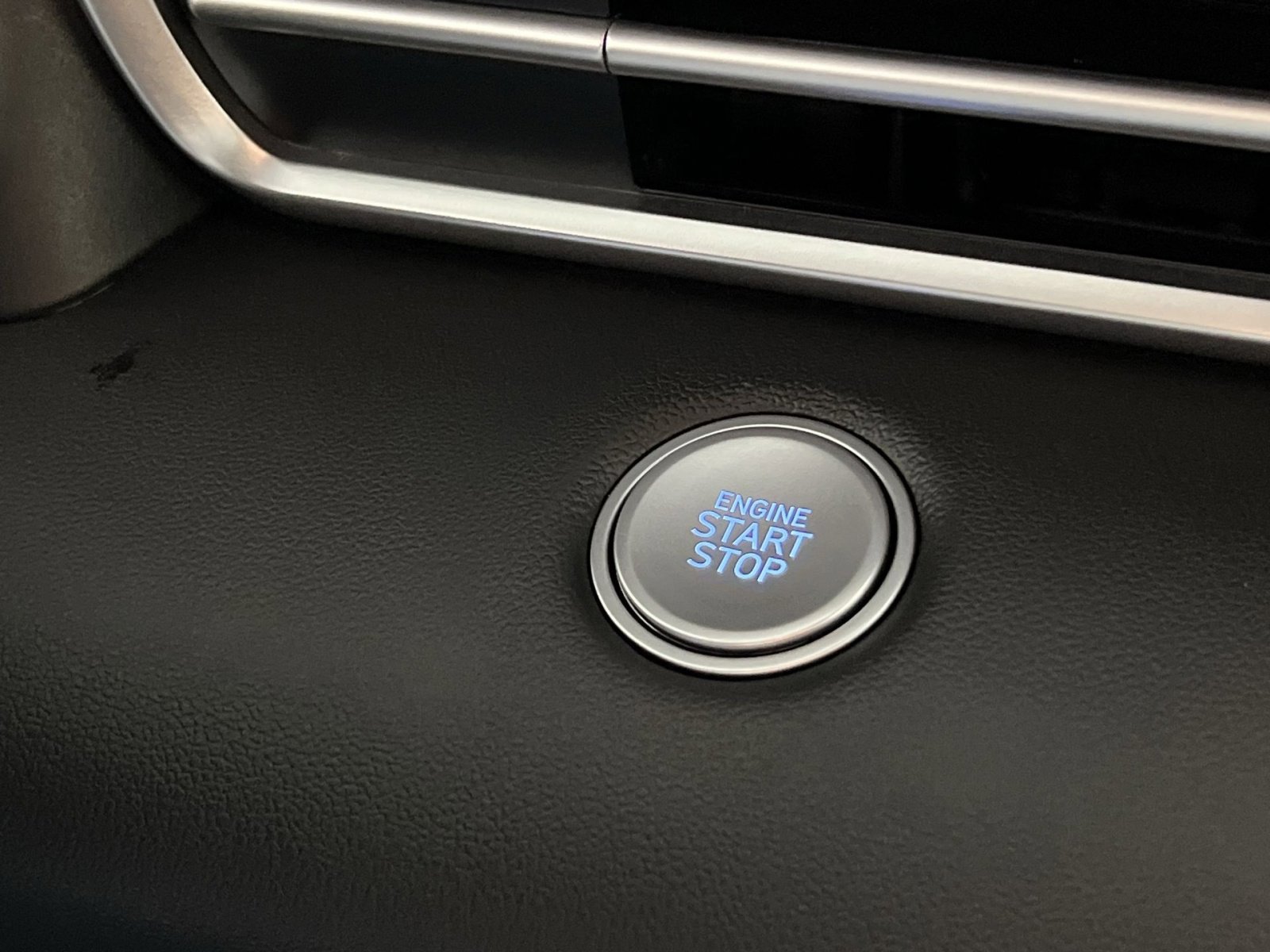 Used 2025 Hyundai Elantra Blue image 35