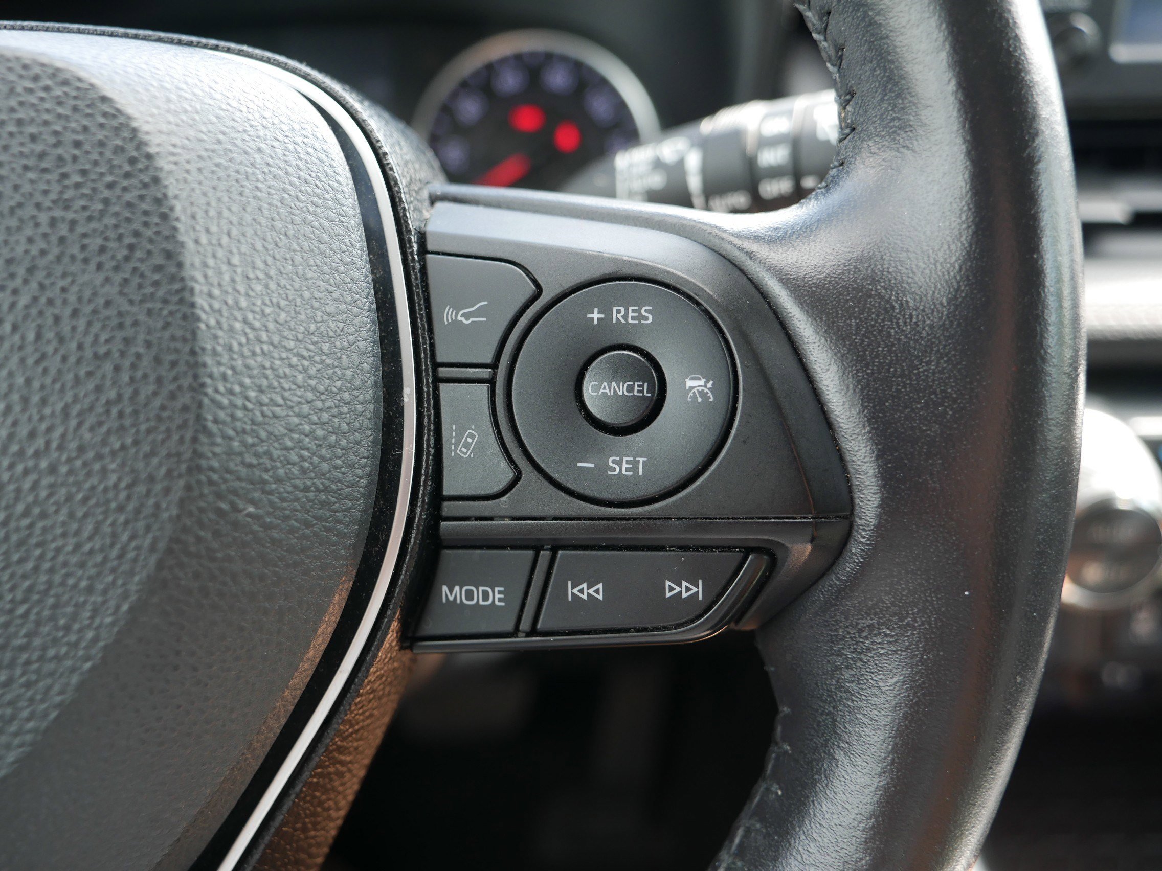 Used 2019 Toyota RAV4 XLE image 30