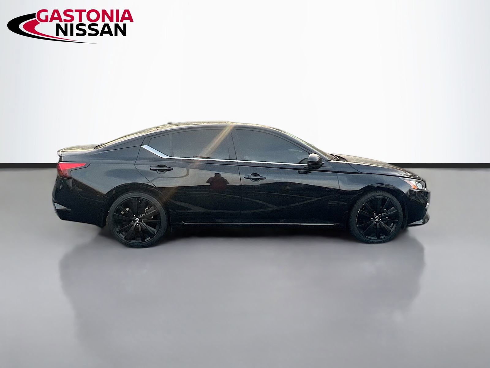 Used 2022 Nissan Altima 2.5 SR w/ Midnight Edition Package image 10