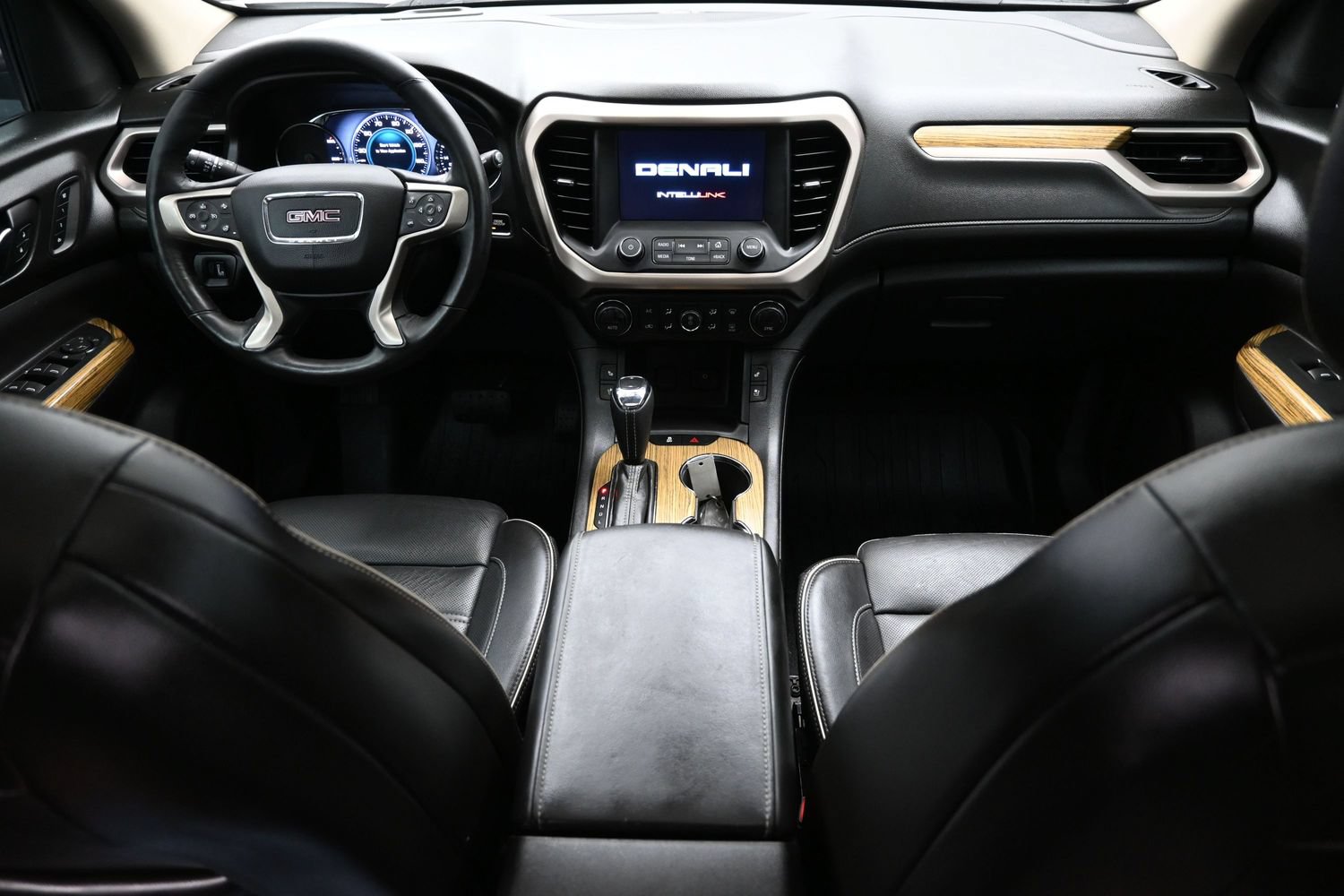 Used 2017 GMC Acadia Denali w/ Technology Package FWD image 14