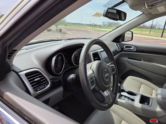 Used 2011 Jeep Grand Cherokee Laredo AWD/4WD image 12