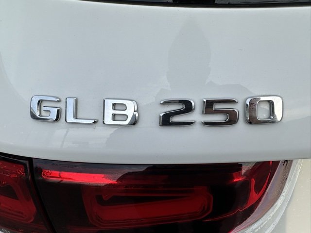 Certified 2022 Mercedes-Benz GLB 250 4MATIC image 9