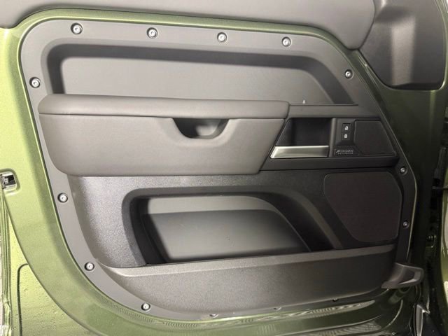 Certified 2026 Land Rover Defender 110 X-Dynamic SE image 14