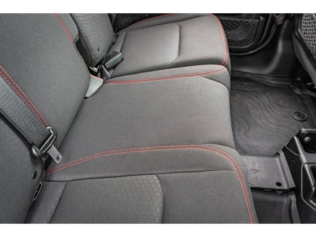 Used 2018 Jeep Wrangler Unlimited Rubicon w/ Dual Top Group image 28