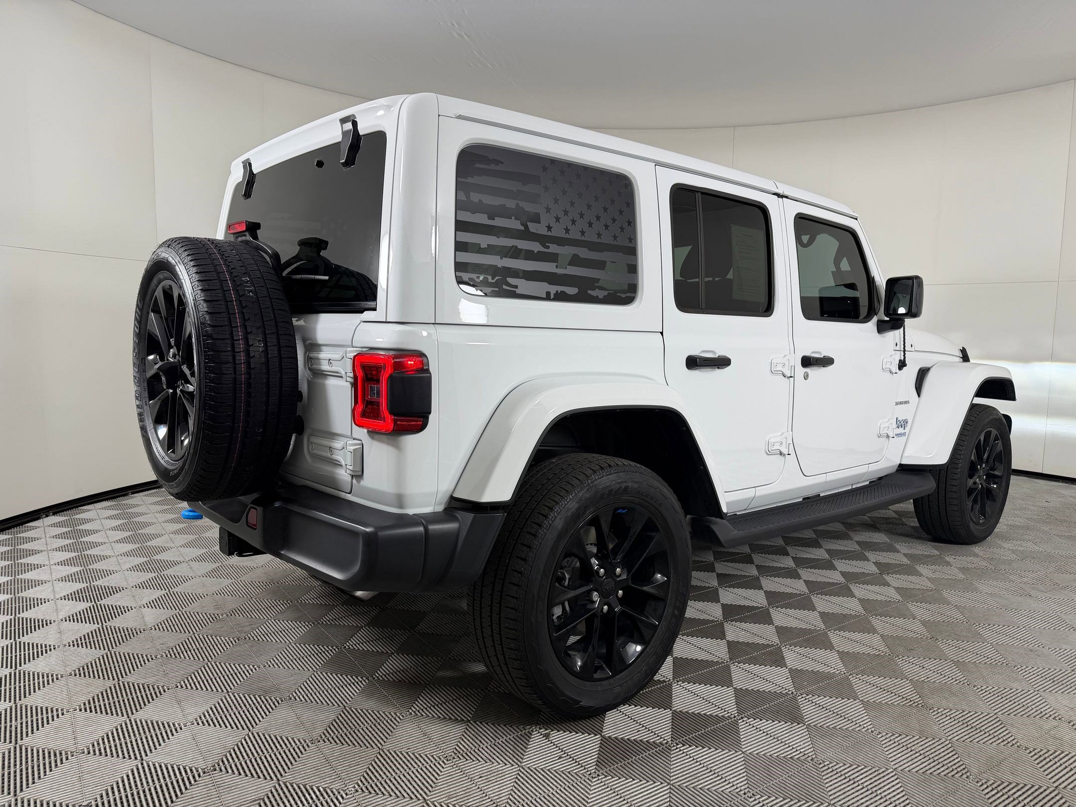 Used 2022 Jeep Wrangler Unlimited Sahara image 9