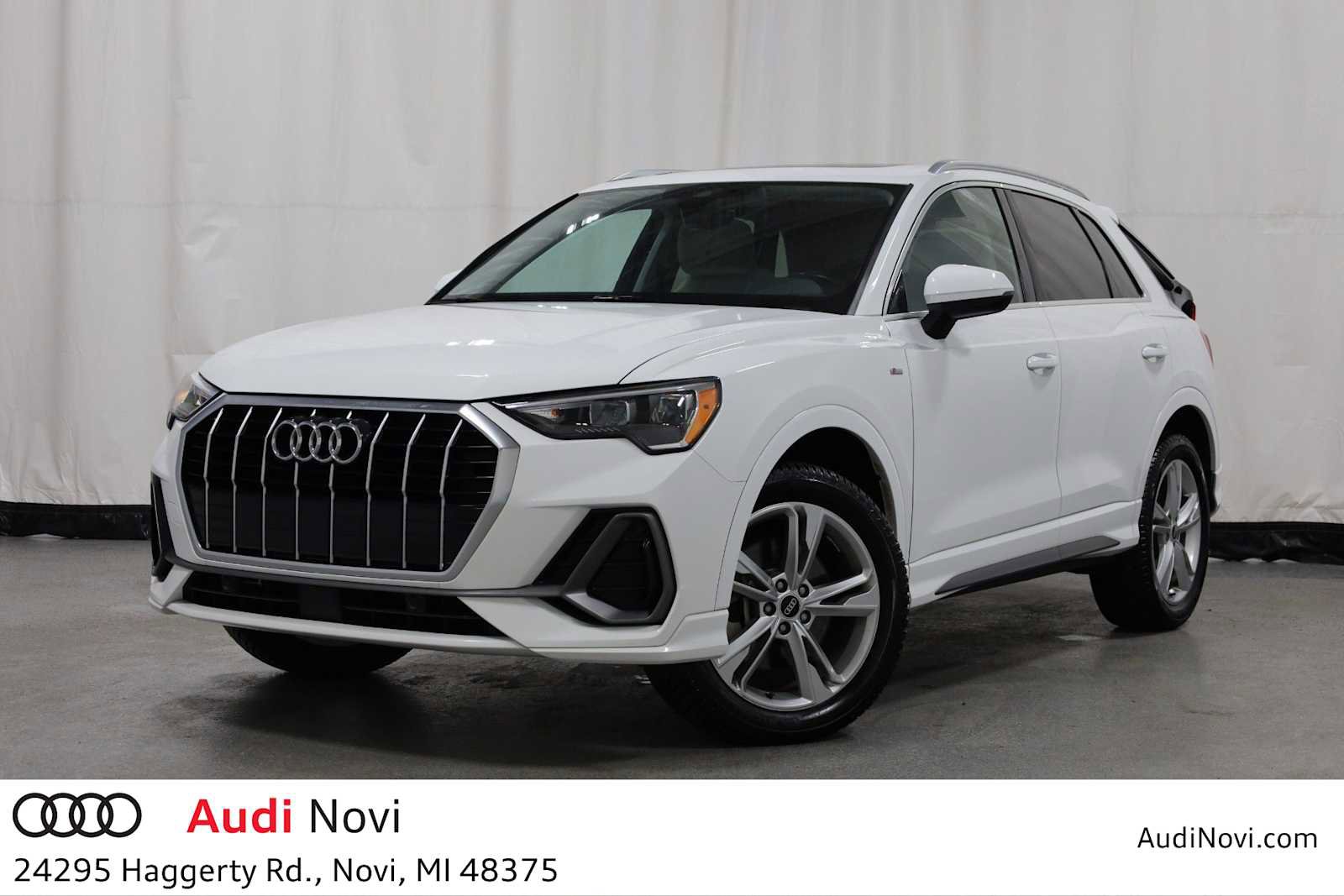 Used 2022 Audi Q3 2.0T Premium w/ Convenience Package image 1