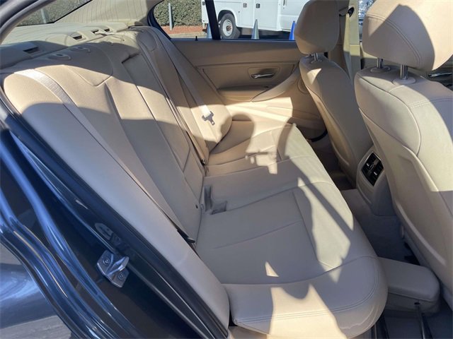 Used 2016 BMW 320i Sedan image 26