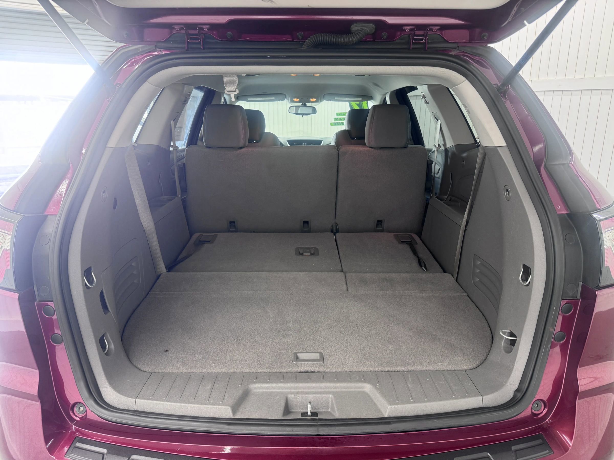 Used 2017 Chevrolet Traverse LT image 14