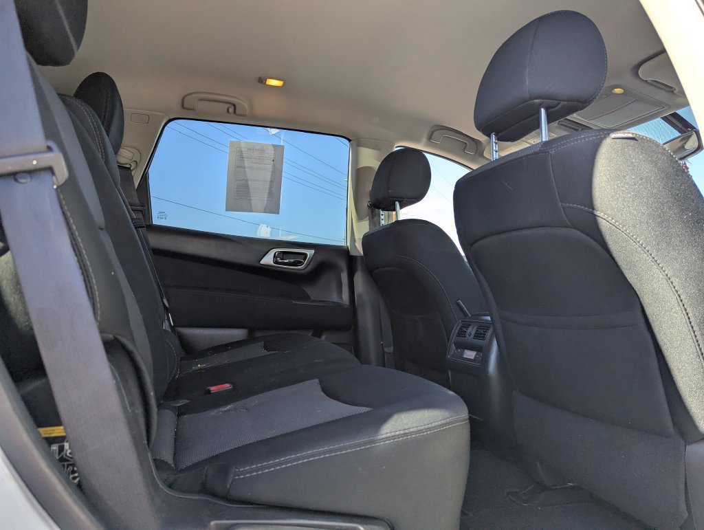 Used 2017 Nissan Pathfinder SV AWD/4WD image 32