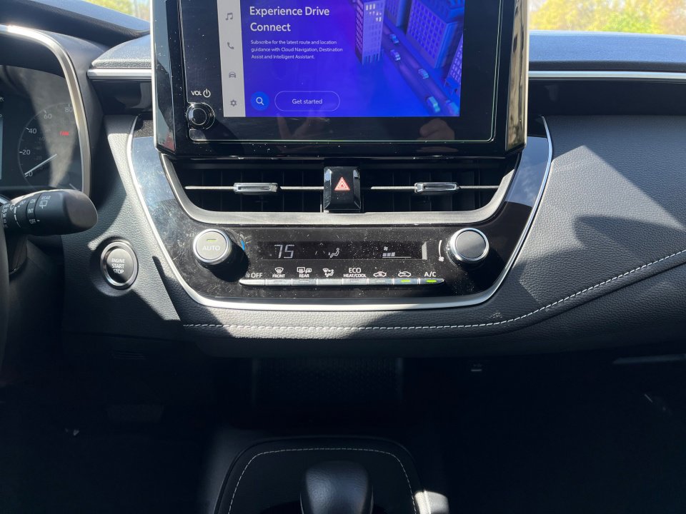 Certified 2025 Toyota Corolla SE FWD image 22
