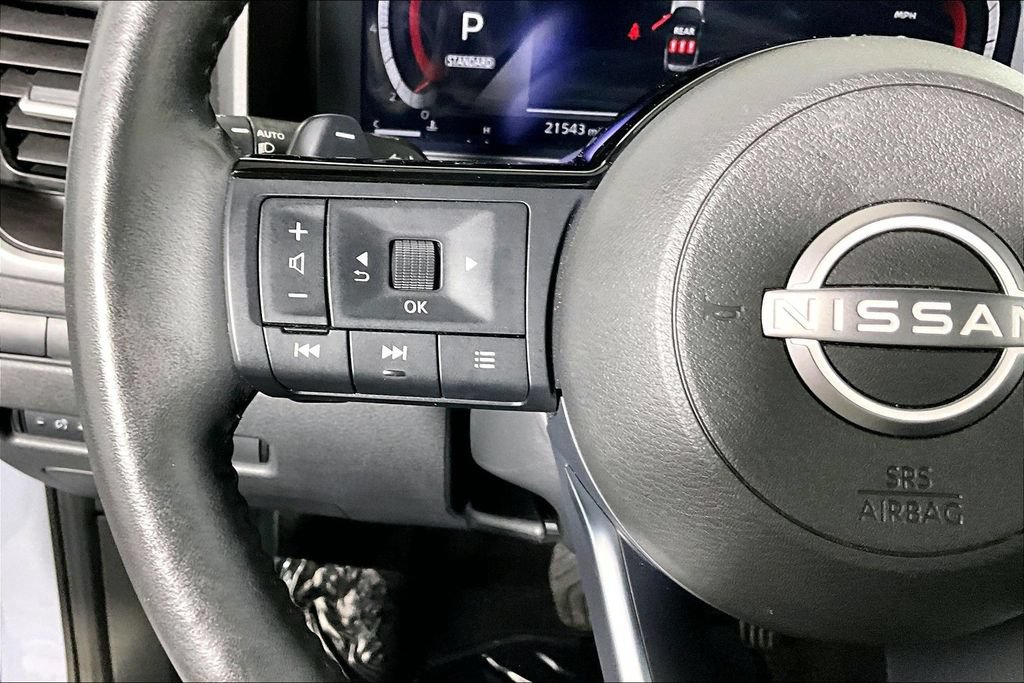 Used 2023 Nissan Rogue Platinum w/ Platinum Premium Package FWD image 18