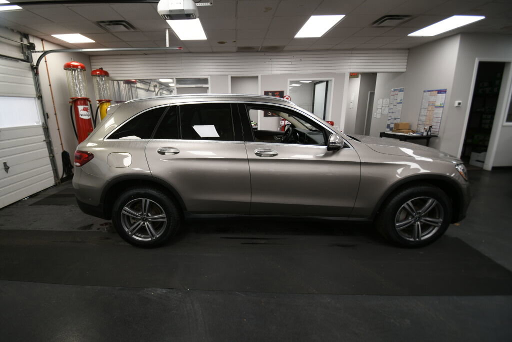 Used 2021 Mercedes-Benz GLC 300 4MATIC image 9