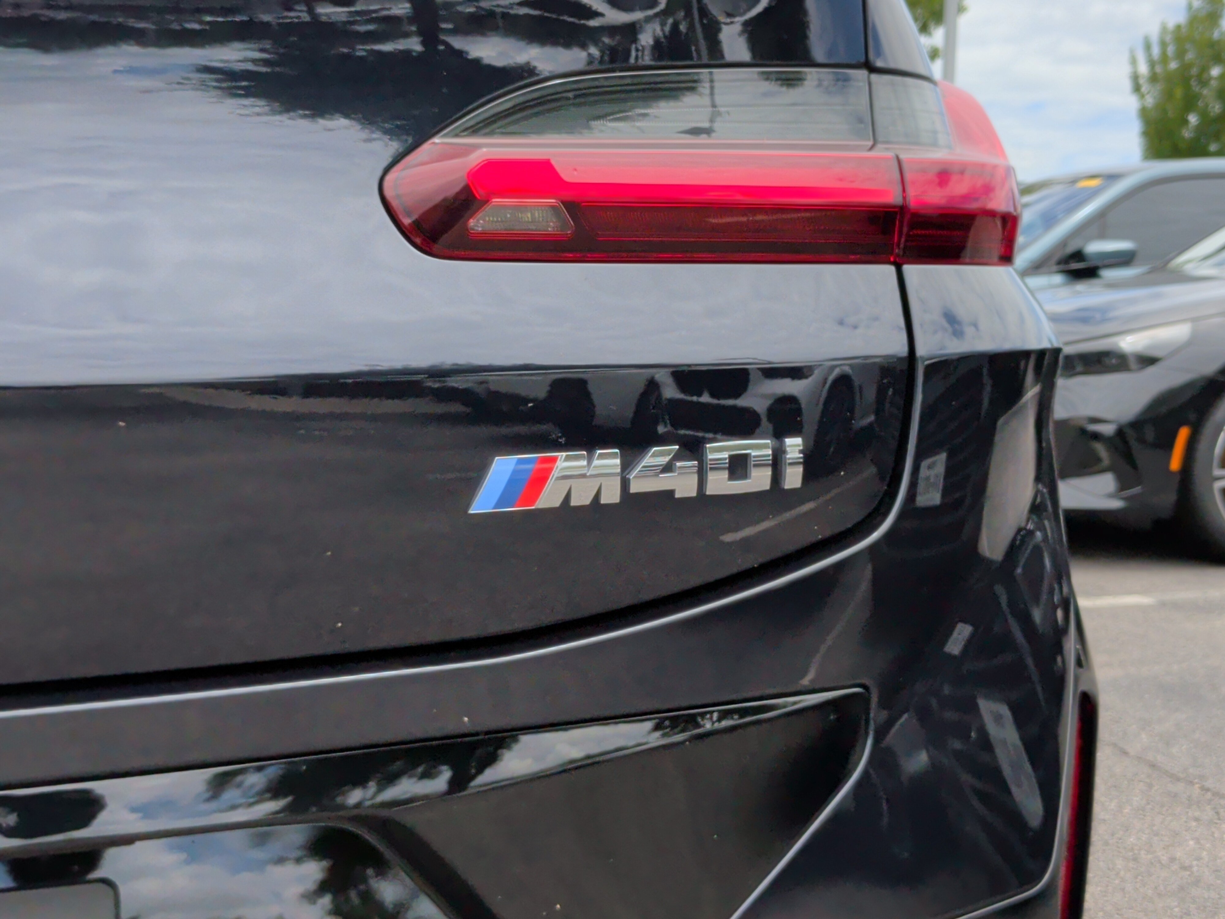 Certified 2025 BMW X4 M40i AWD/4WD image 11