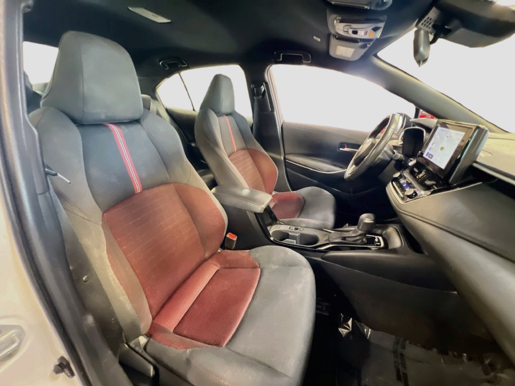 Used 2024 Toyota Corolla SE w/ SE Convenience Package FWD image 25