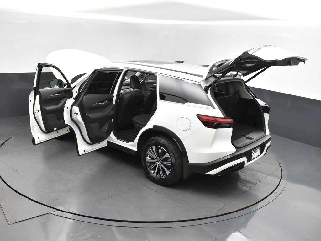 Certified 2025 INFINITI QX60 Pure image 2