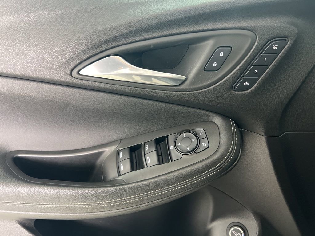 Used 2022 Buick Encore GX Essence image 20