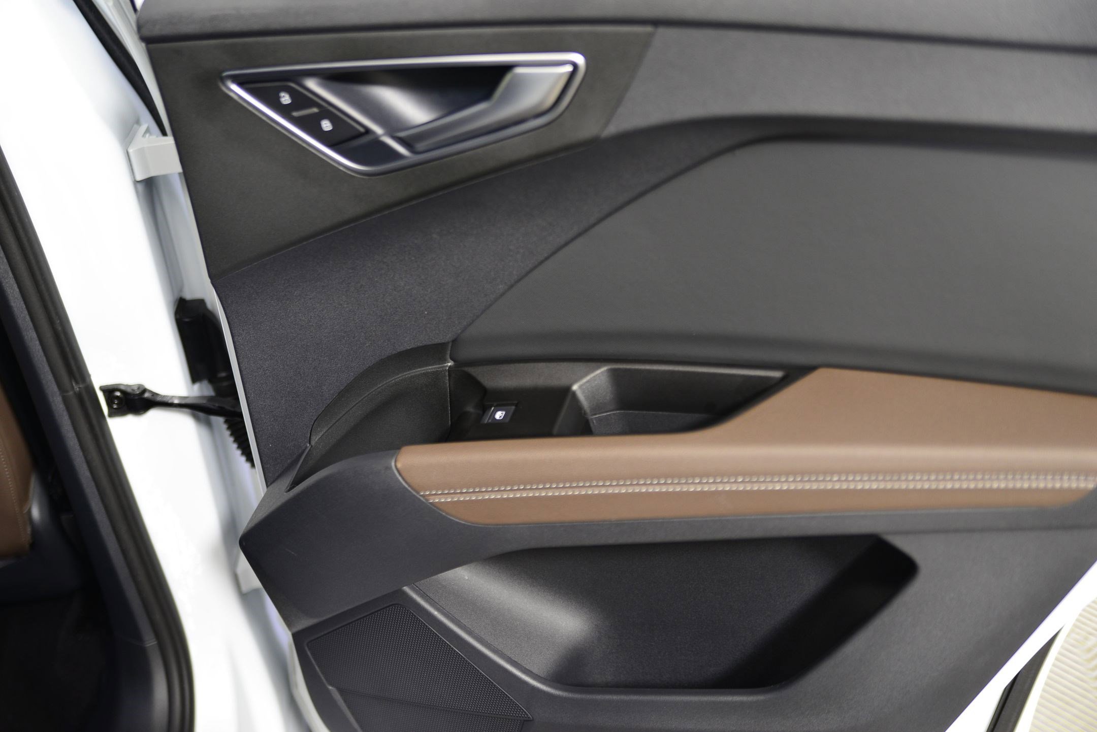 Certified 2025 Audi Q4 e-tron Premium w/ Convenience Package image 21