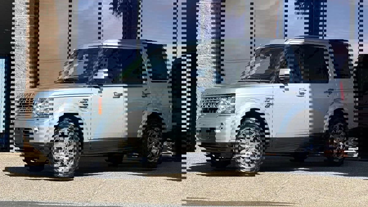 Used 2011 Land Rover LR4 HSE LUX image 4