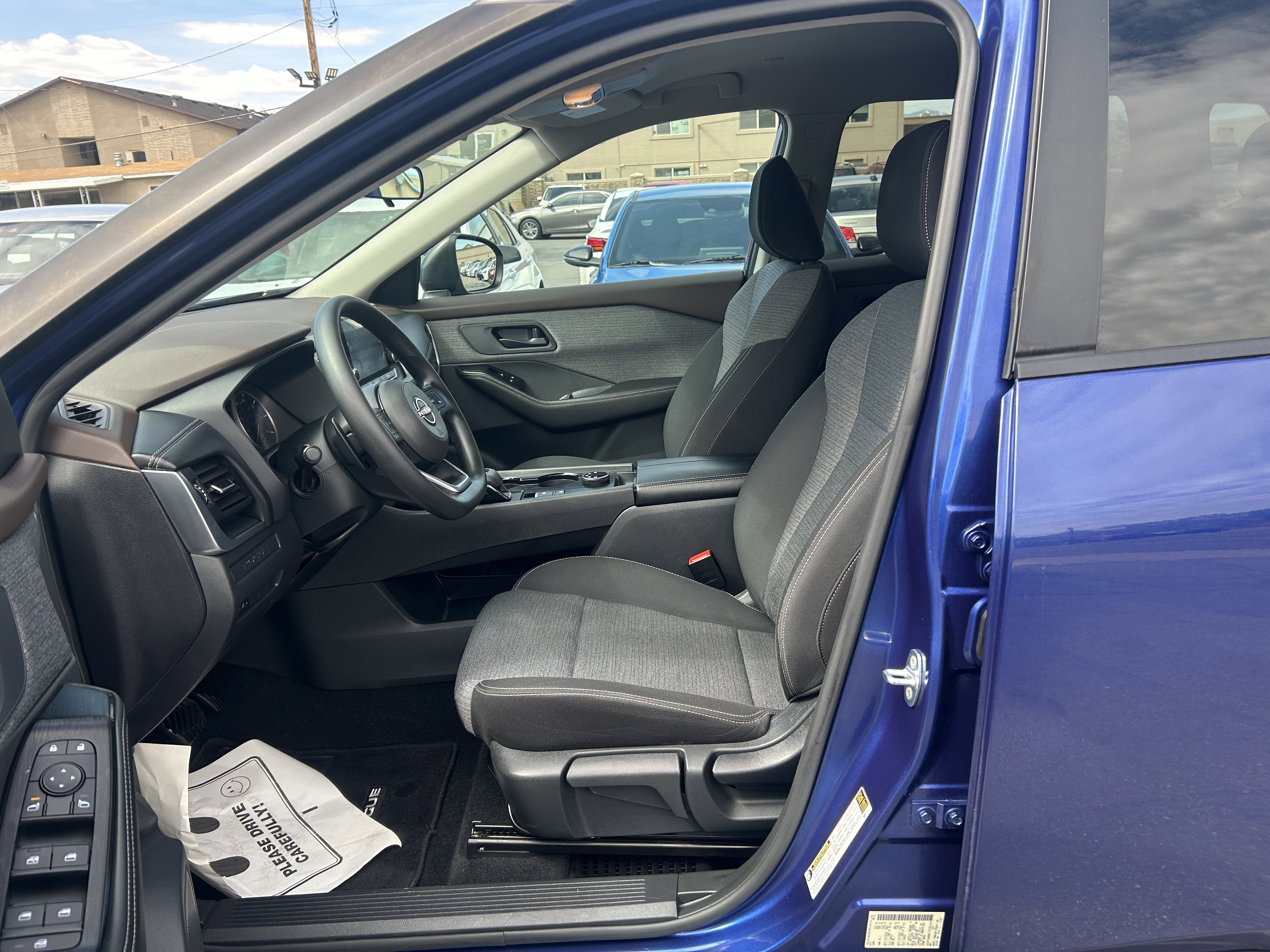 Used 2022 Nissan Rogue S image 14